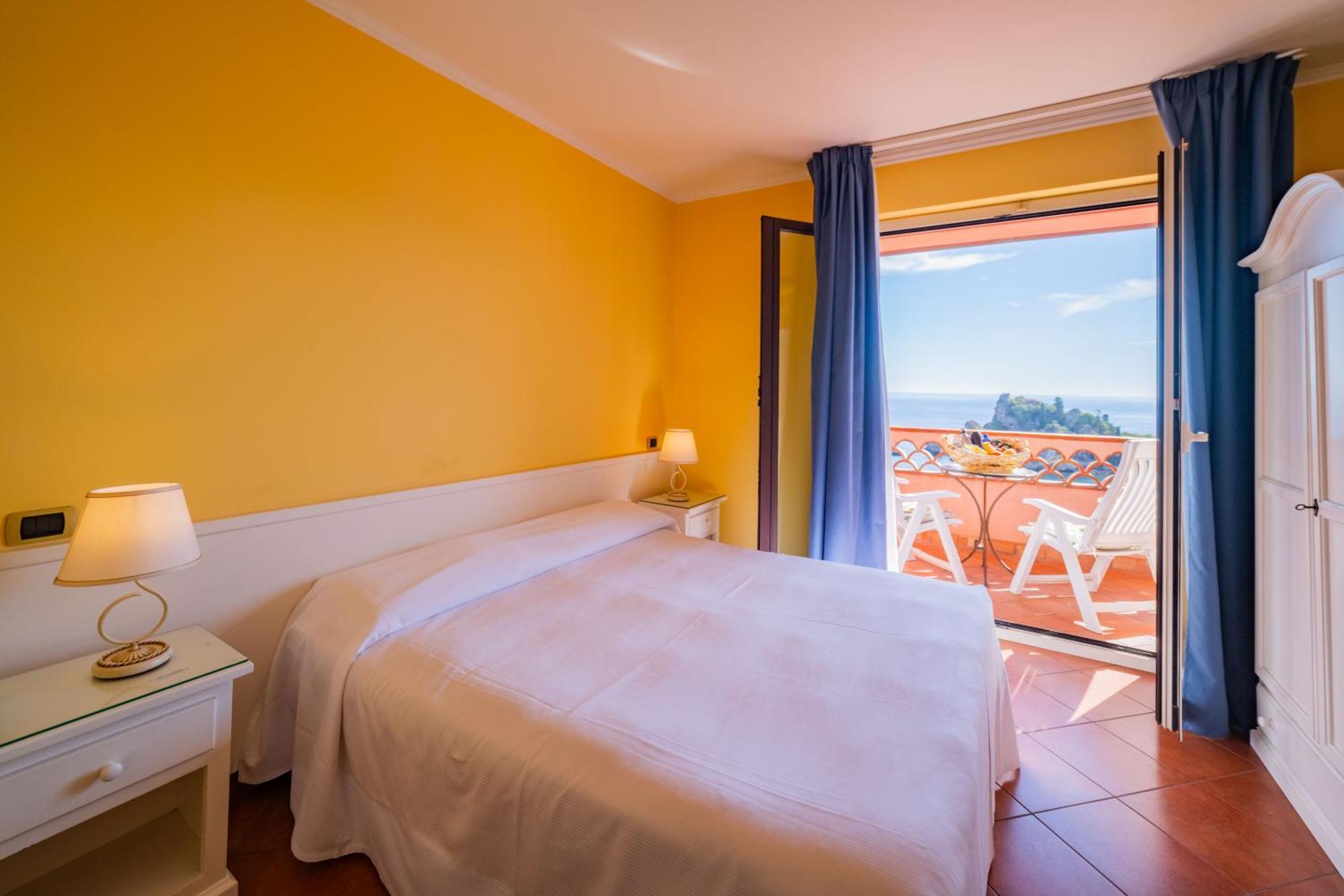 Mendolia Beach Hotel Taormina Exterior foto