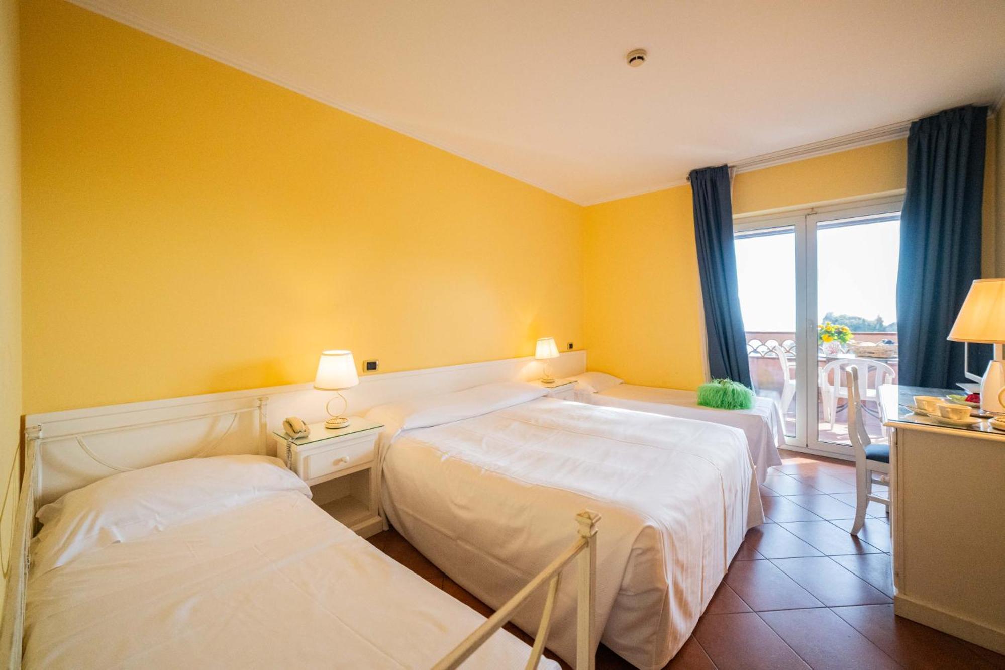 Mendolia Beach Hotel Taormina Exterior foto