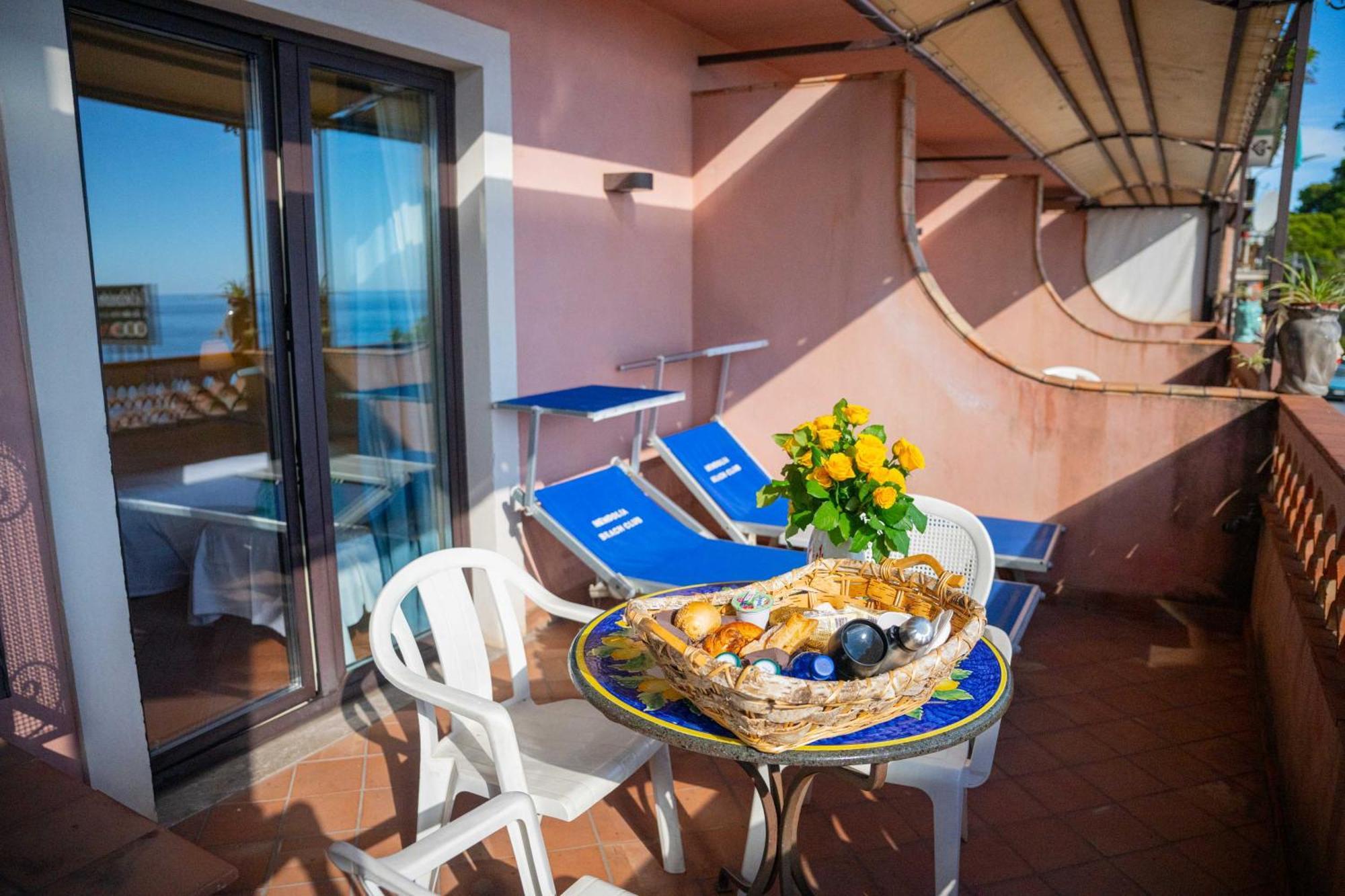 Mendolia Beach Hotel Taormina Exterior foto