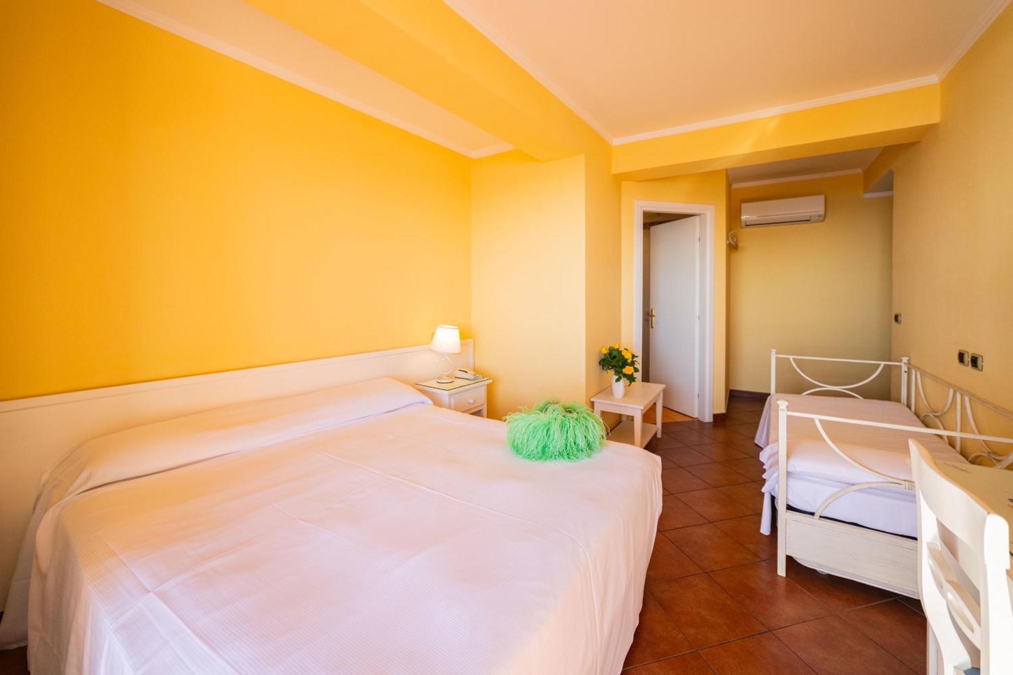 Mendolia Beach Hotel Taormina Exterior foto