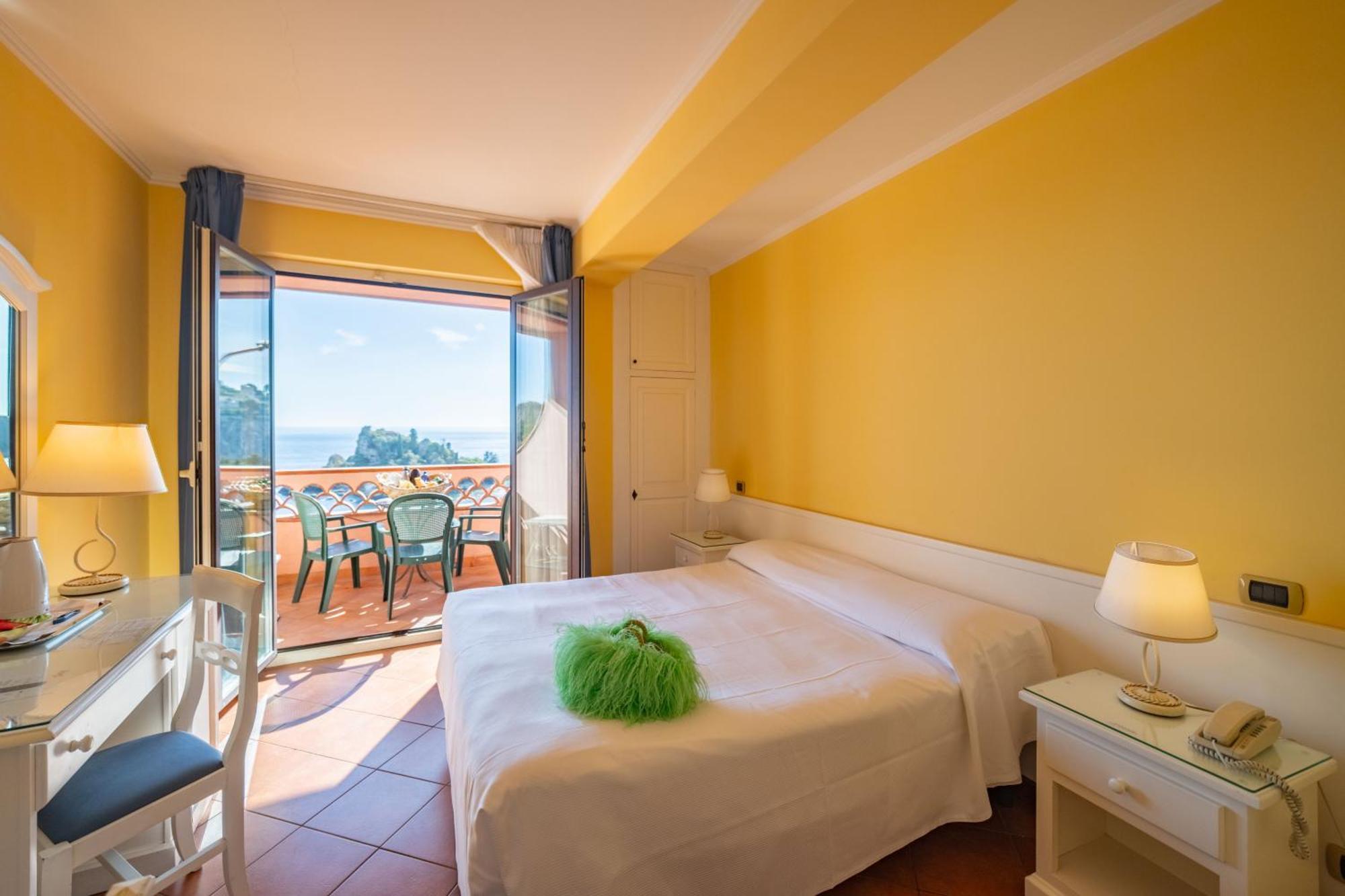 Mendolia Beach Hotel Taormina Exterior foto