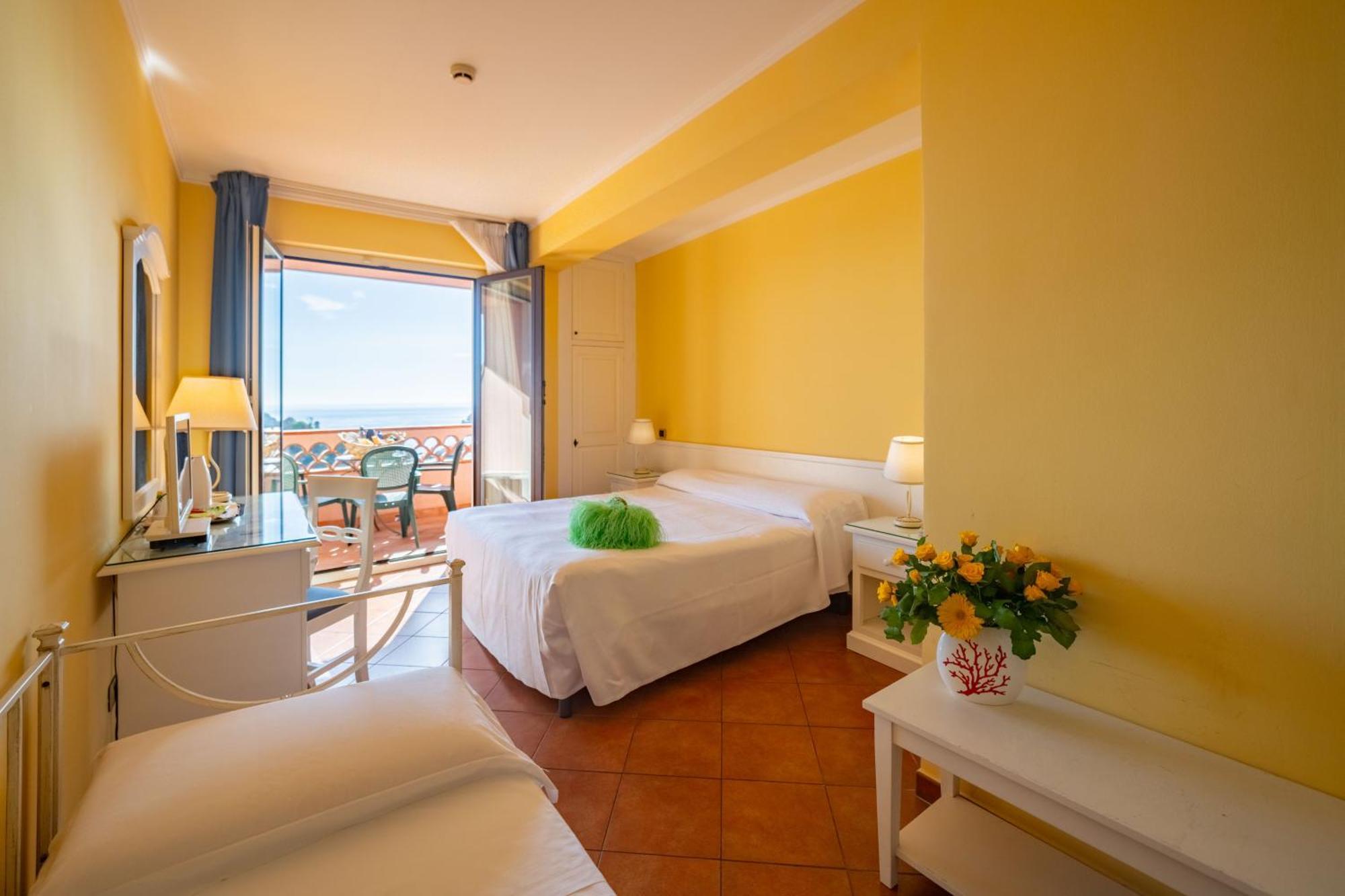 Mendolia Beach Hotel Taormina Exterior foto