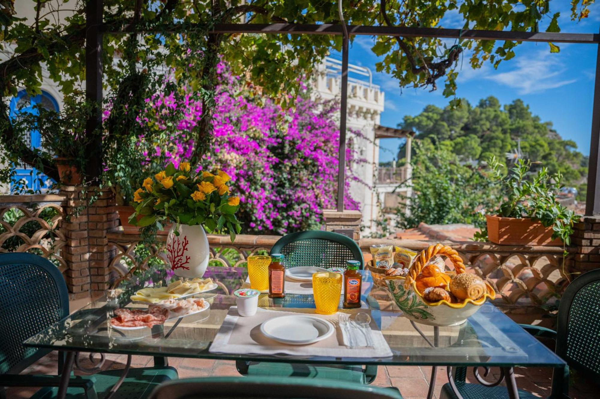 Mendolia Beach Hotel Taormina Exterior foto