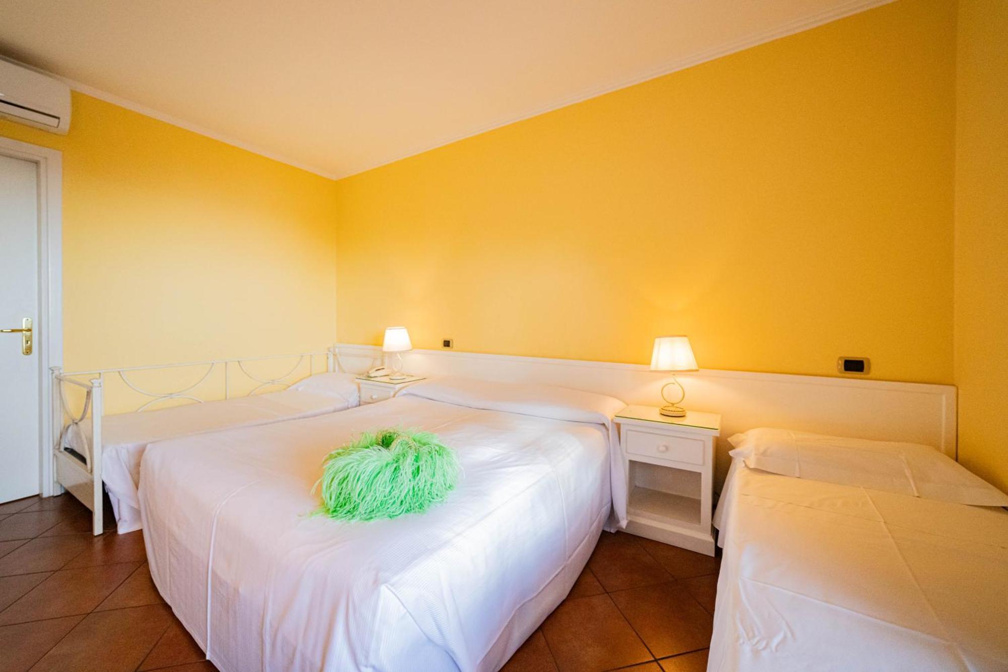 Mendolia Beach Hotel Taormina Habitación foto